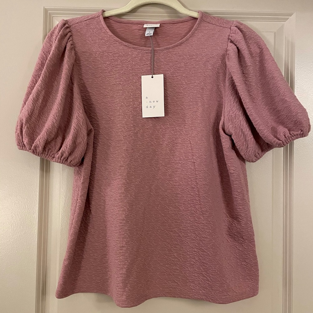 Blouse with balloon sleeves